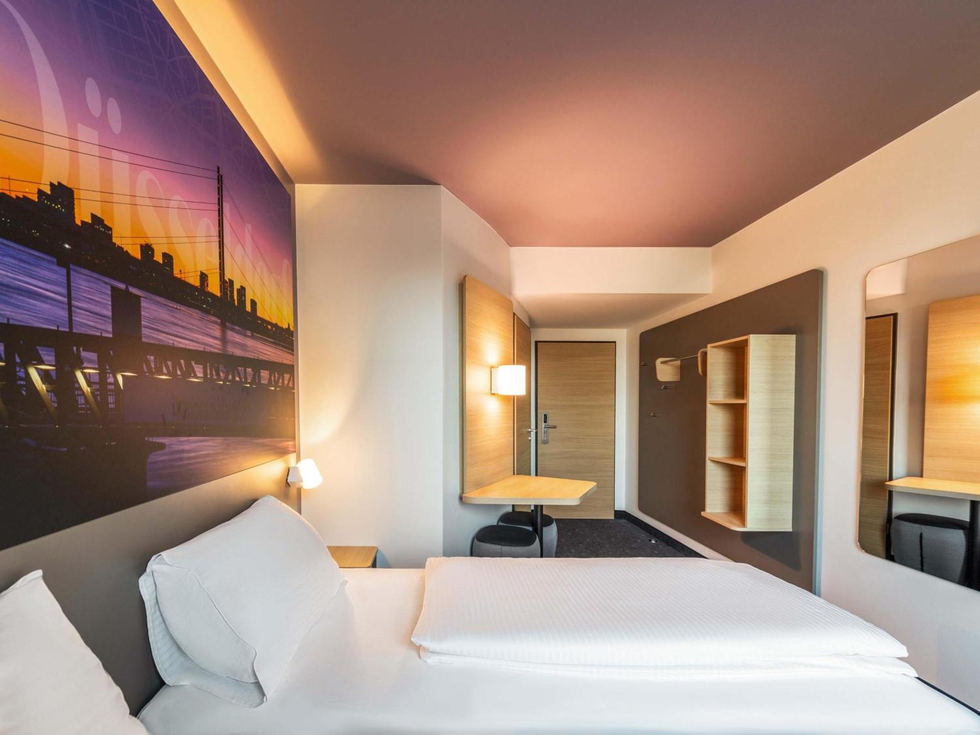 B&B Hotel Duesseldorf-City — Photos 1